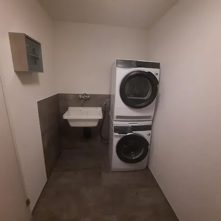 1, Haus Der Begegnung