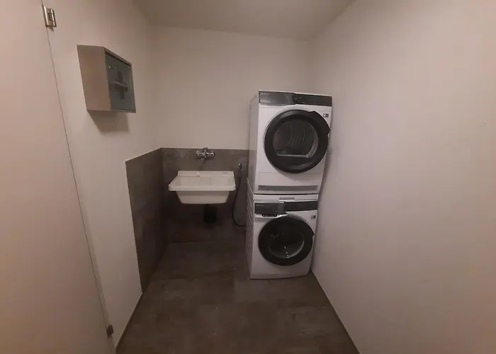 1, Haus Der Begegnung